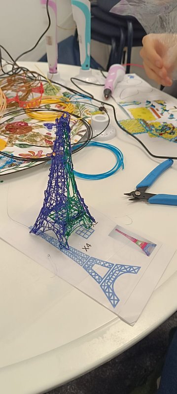 Eiffel Tower 3D model - Robo Škola